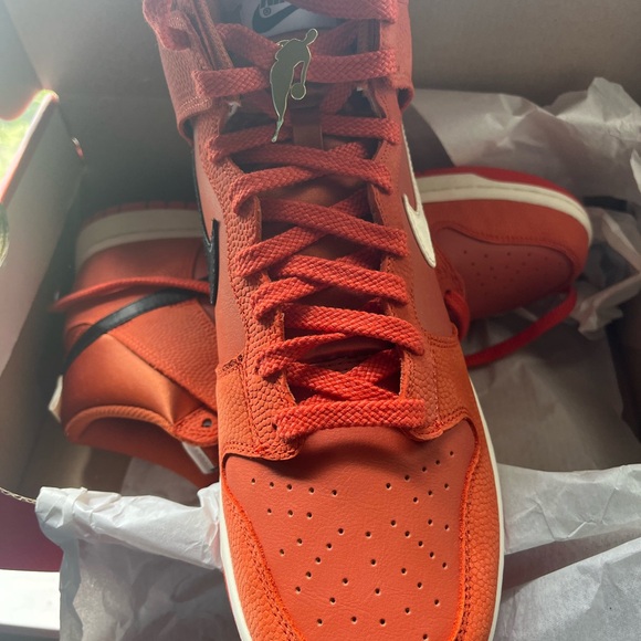 Nike Dunk Limited Edition - Picture 3 of 5